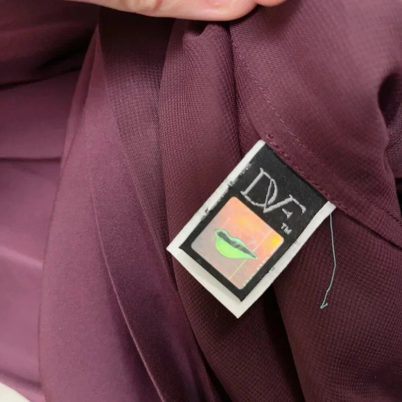 Diane Von Furstenberg  Womens 2 Dora Silk Wrap Dress Plum Color - Picture 9 of 13